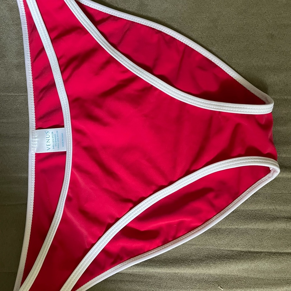 Venus red white moderate bottom- Size 10